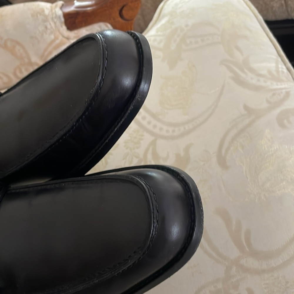 SALVATORE FERRAGAMO 'Destin' Black Leather Loafers - Picture 3 of 8